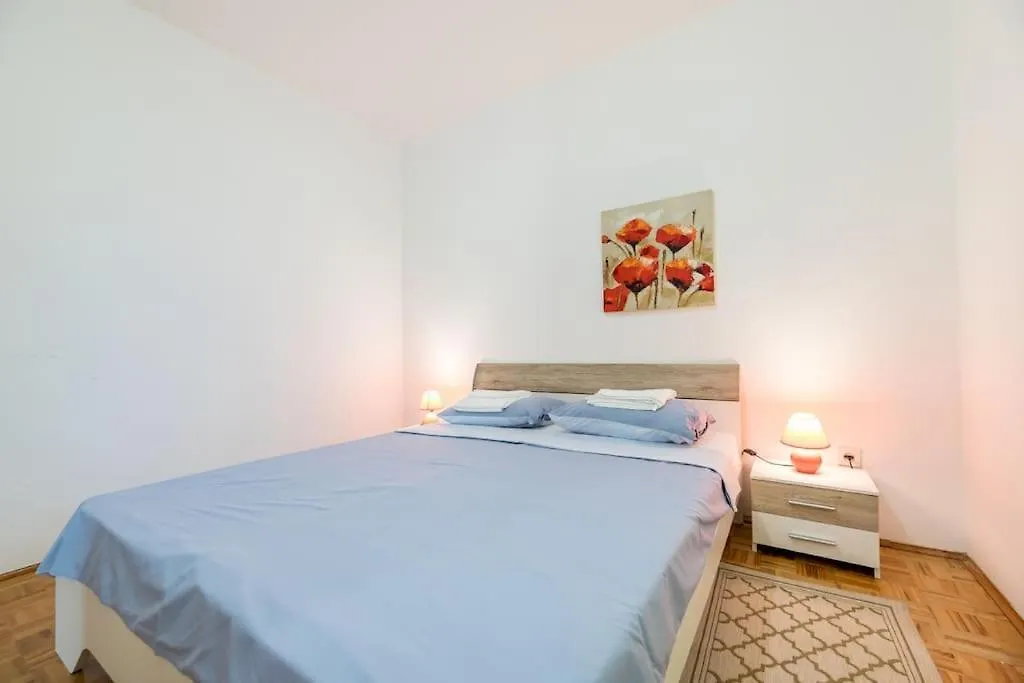 Garden Apartment Baska