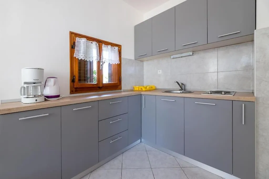Garden Apartment Baska   Baska (Krk)
