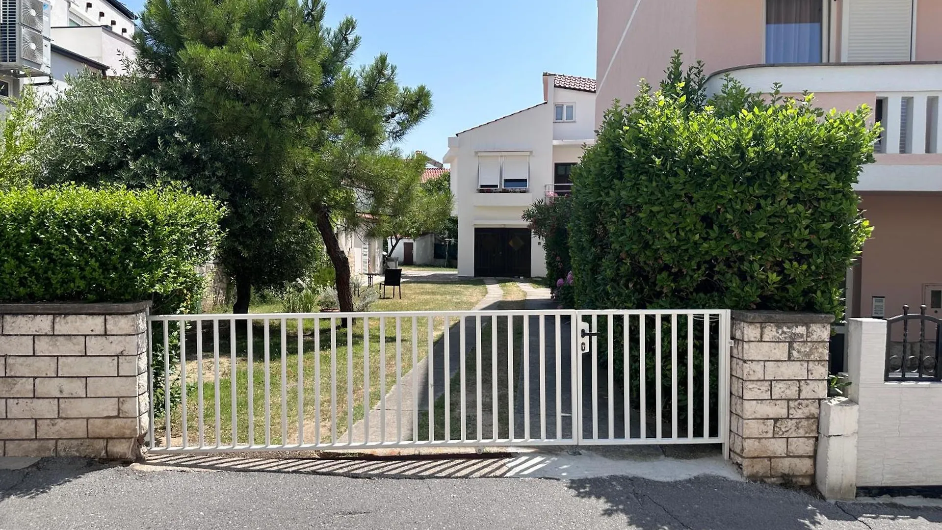 Garden Apartment Baska  Croatia